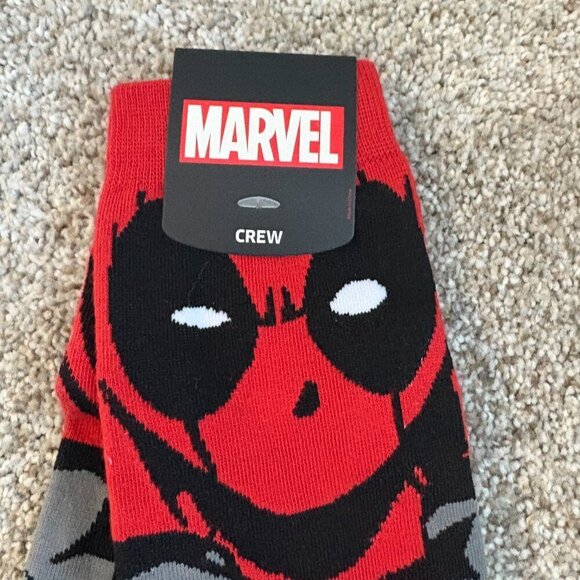 Brand New Deadpool Marvel Long Crew Socks, Men's Size 10-13, Shoe Size 8-12 - Picture 3 of 6
